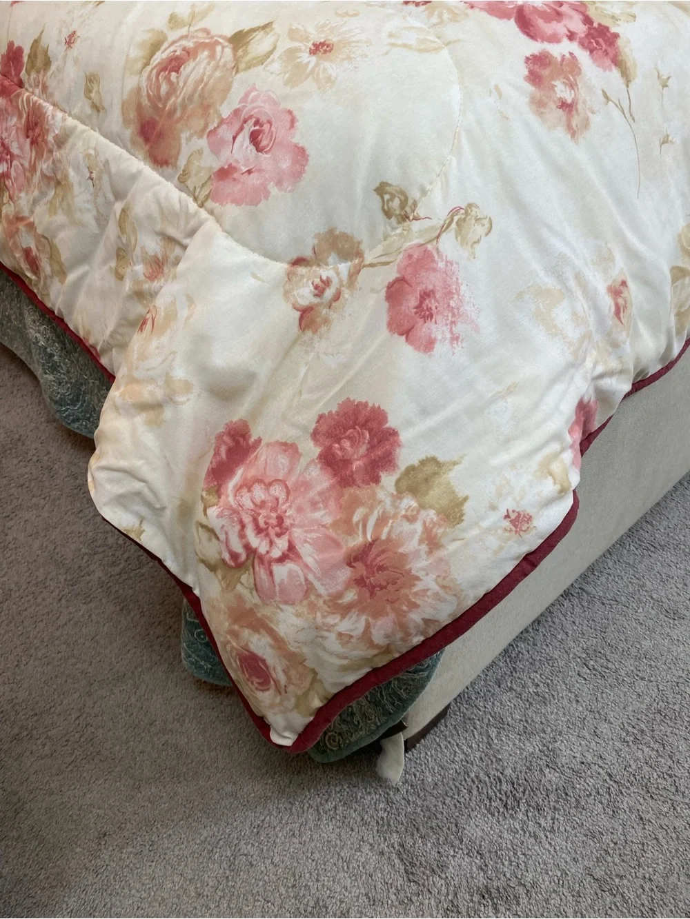 Wamsutta Cream Comforter with Rose Pink Floral Print Romantic